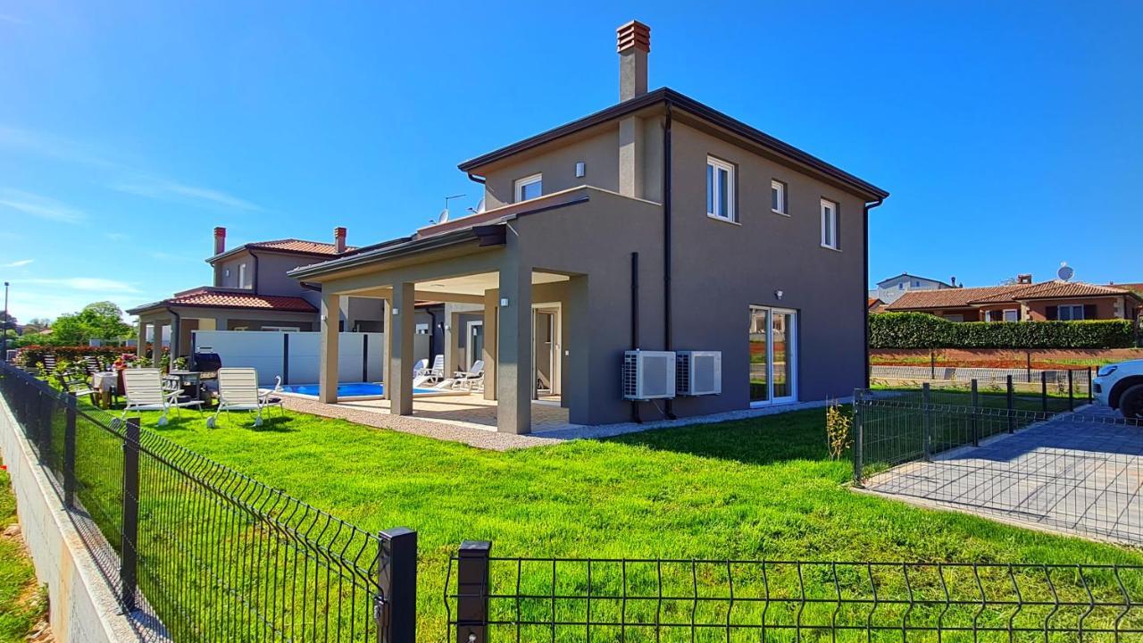 Villa Robert Kaštelir المظهر الخارجي الصورة
