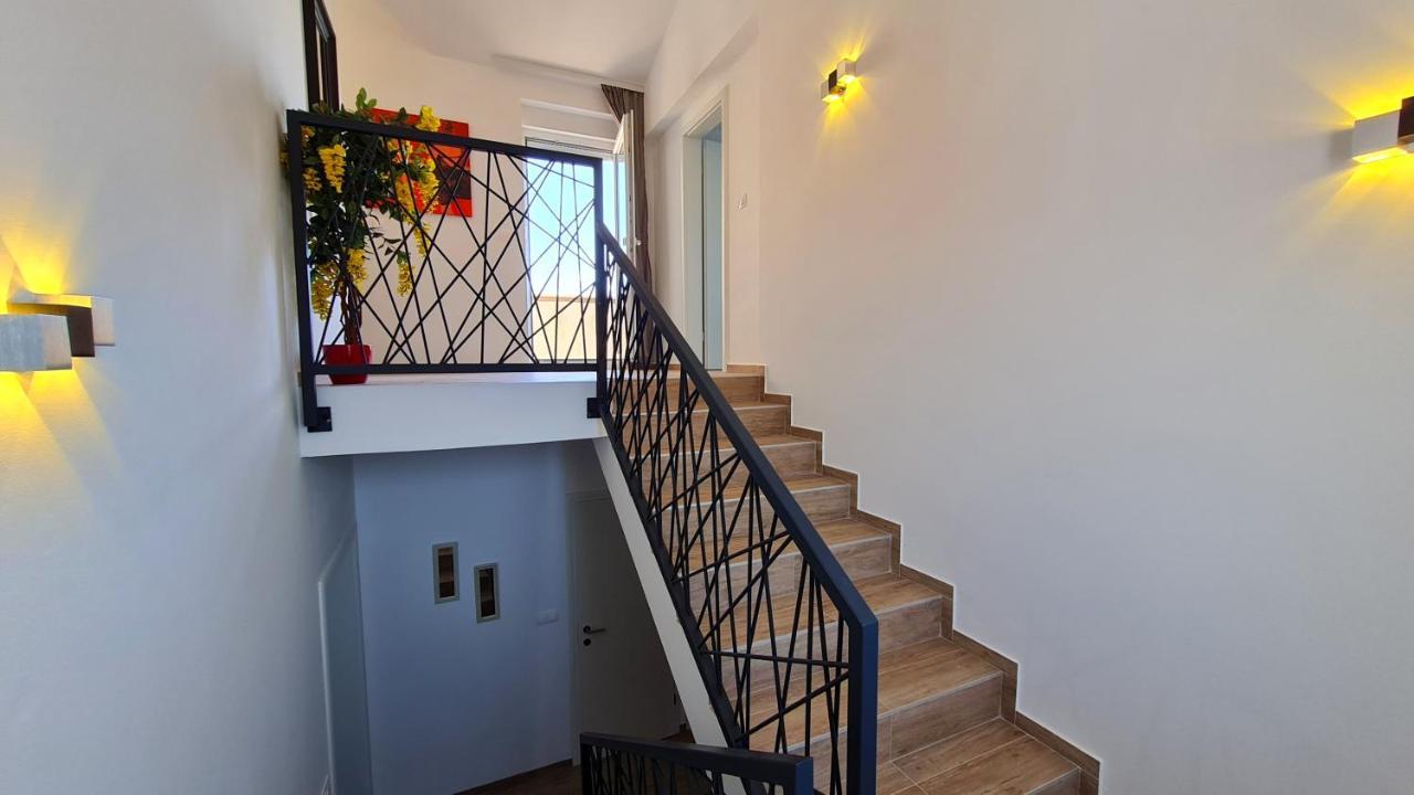 Villa Robert Kaštelir المظهر الخارجي الصورة