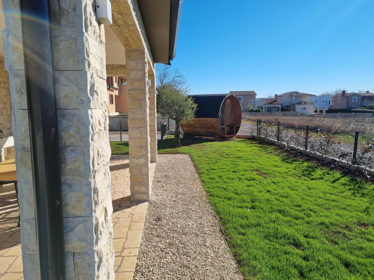 Villa Robert Kaštelir المظهر الخارجي الصورة